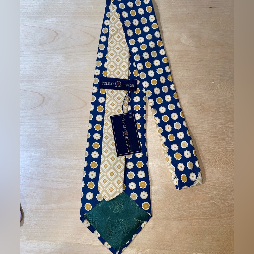 Tommy Hilfiger Yellow and Blue Flower Silk Tie - Picture 8 of 9